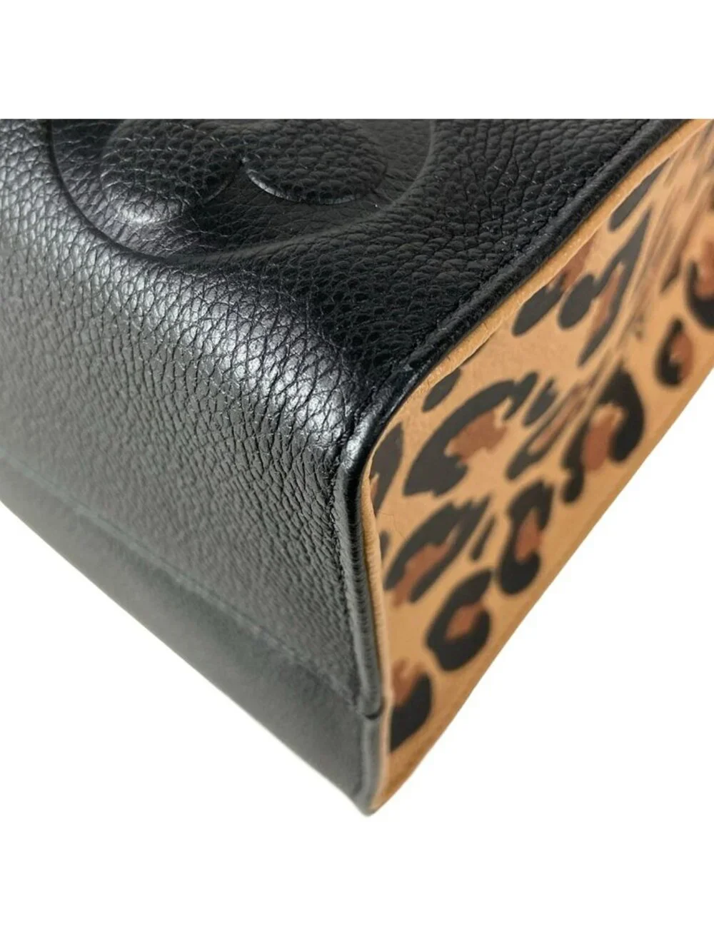 Louis Vuitton Tote Wild at Heart on the Go MM Noir Leather Cowhide